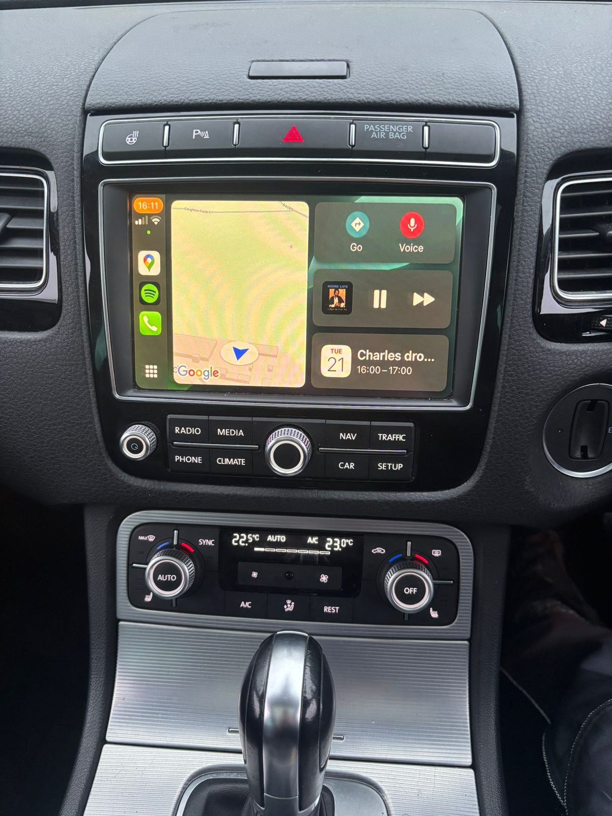 Volkswagen Touareg Wireless Apple CarPlay and Android Auto MMI Retrofit Interface (RNS-850 2010-2019)